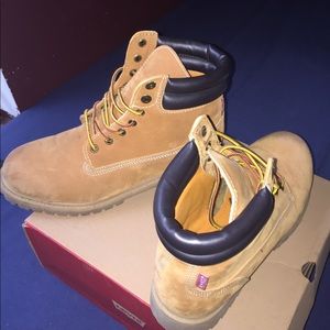 Levi Boots